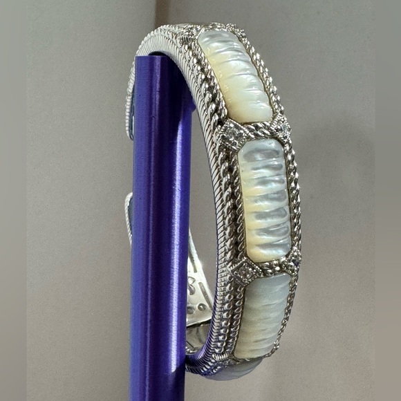 Judith Ripka 925 Sterling Silver Mother of Pearl Hinged Cuff Bangle Bracelet - Picture 3 of 9